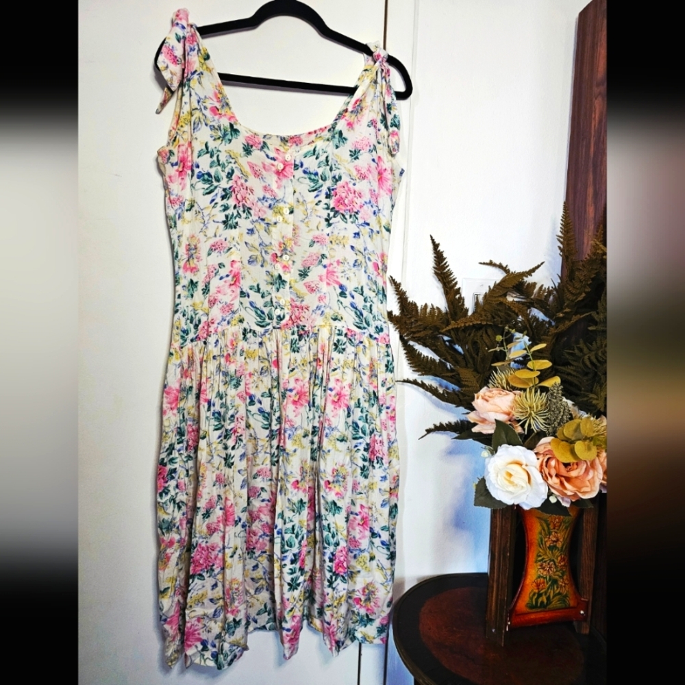 Vintage Floral White Sleeveless Garden Party Summer Sundress Dress